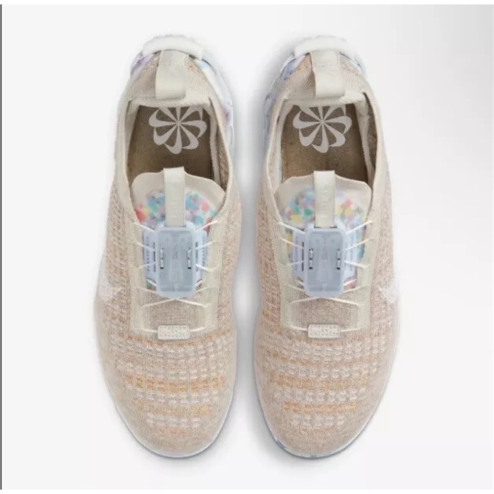 NEW W Size 10 - Nike Air
VaporMax 2020 Flyknit Oatmeal
M Size 8.5 - Picture 3 of 10